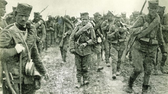 SRPSKI VOJNICI SA FRONTA